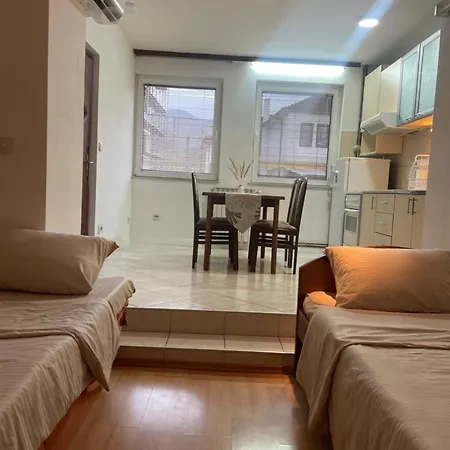 Konstantin Apartment *